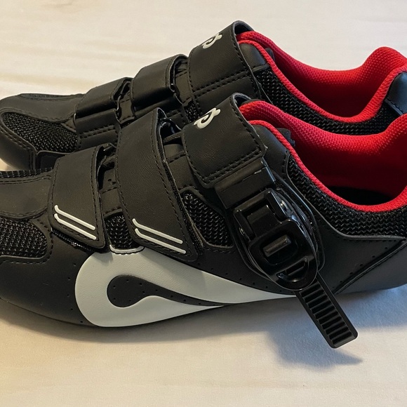 Brand new peloton cycling shoes. They have never been worn. - Picture 2 of 2